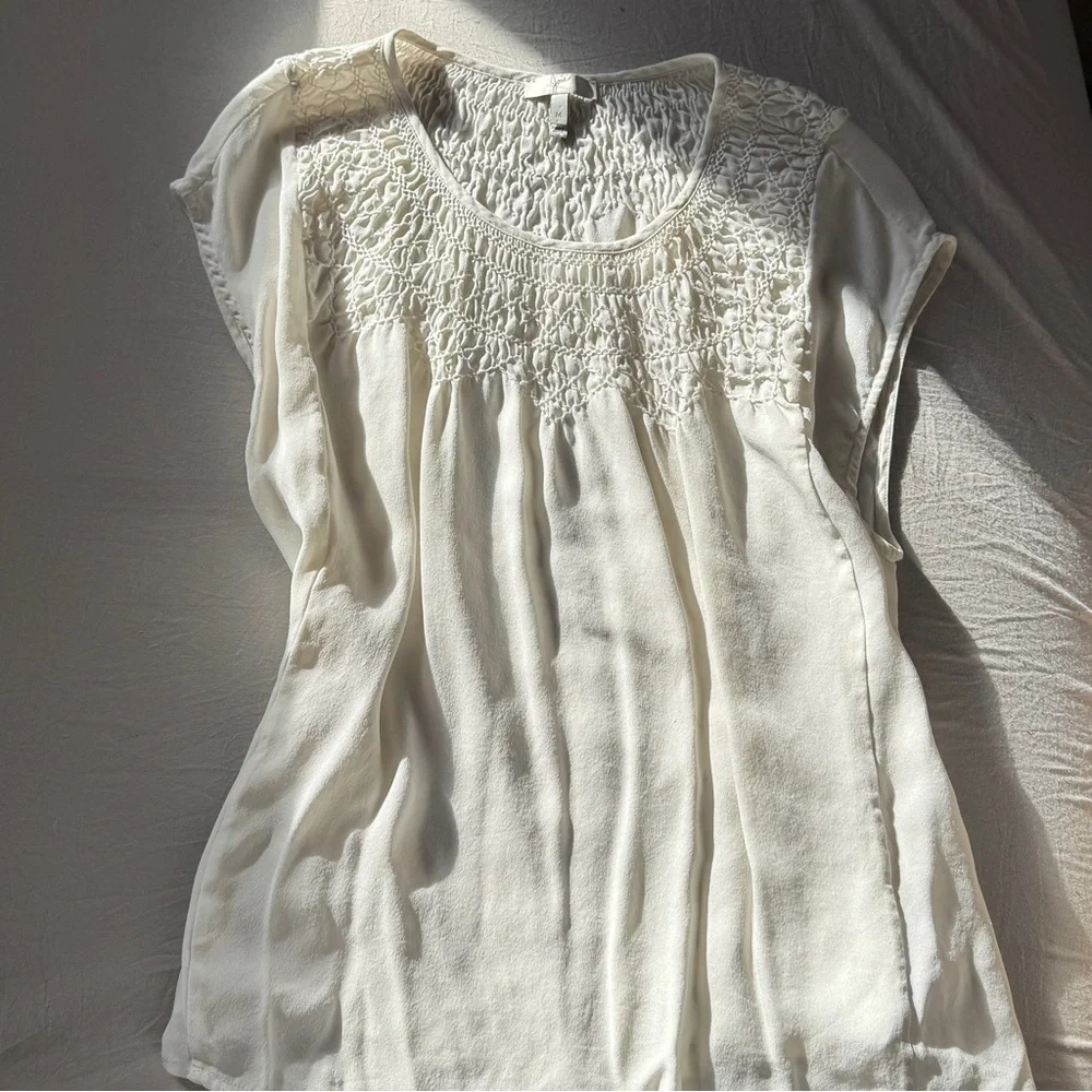100% Silk Elegant Romantic Cream Blouse - Picture 3 of 9